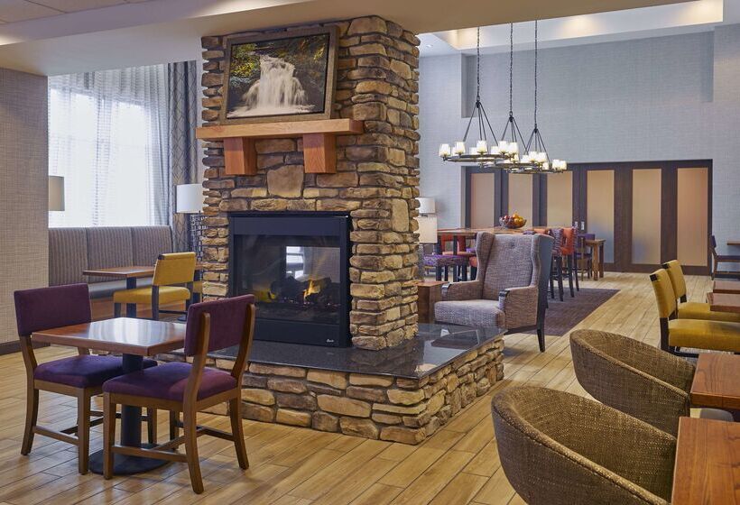 فندق Hampton Inn & Suites Roseburg