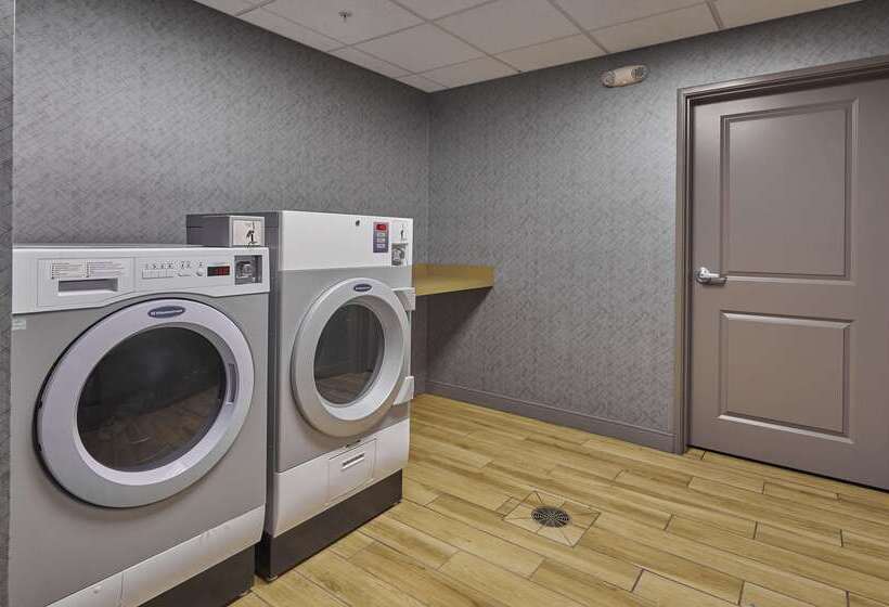 فندق Hampton Inn & Suites Roseburg