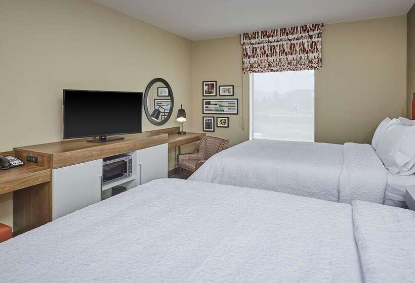 فندق Hampton Inn & Suites Roseburg