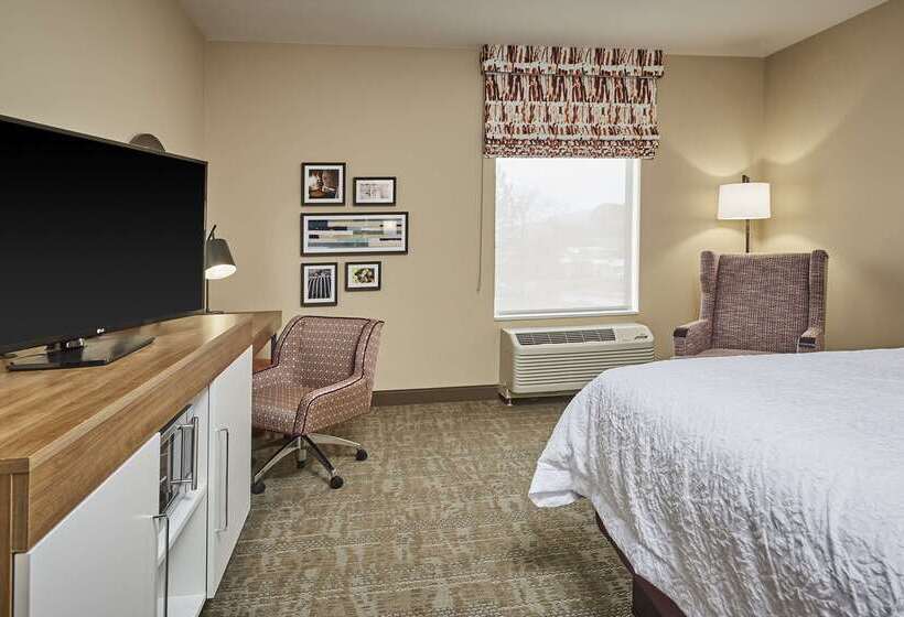 فندق Hampton Inn & Suites Roseburg