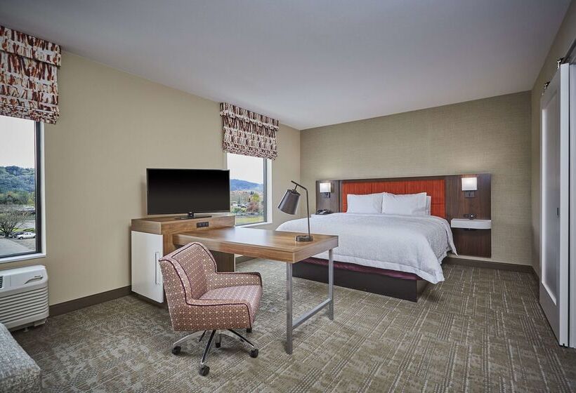 فندق Hampton Inn & Suites Roseburg