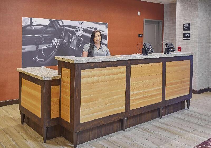 فندق Hampton Inn & Suites Roseburg