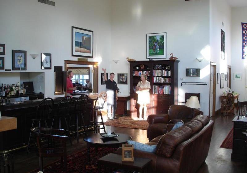 호텔 Inn At St. Peters