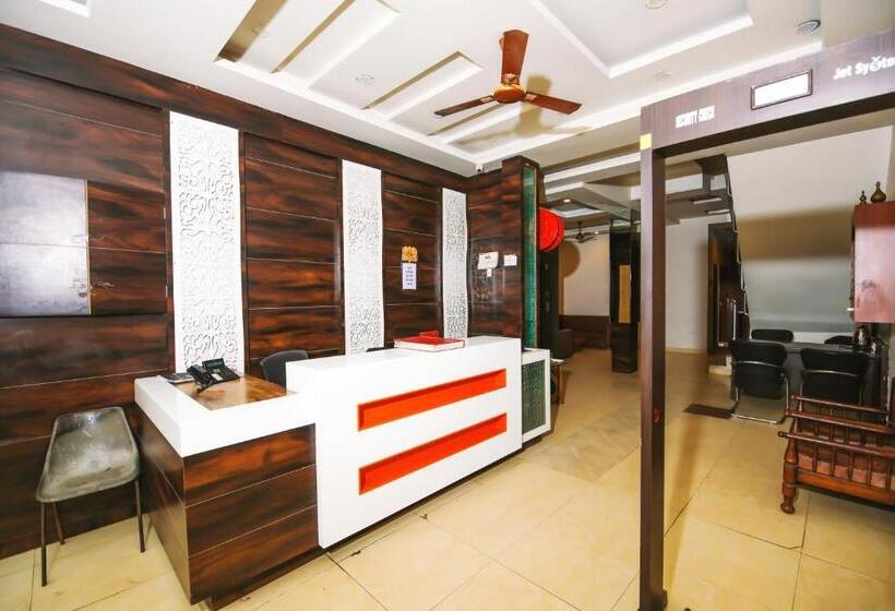 호텔 Lav Kush Deluxe