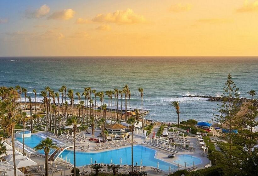 Leonardo Plaza Cypria Maris Beach Hotel & Spa