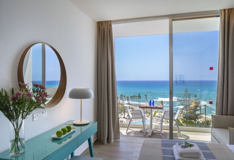 Leonardo Plaza Cypria Maris Beach Hotel & Spa