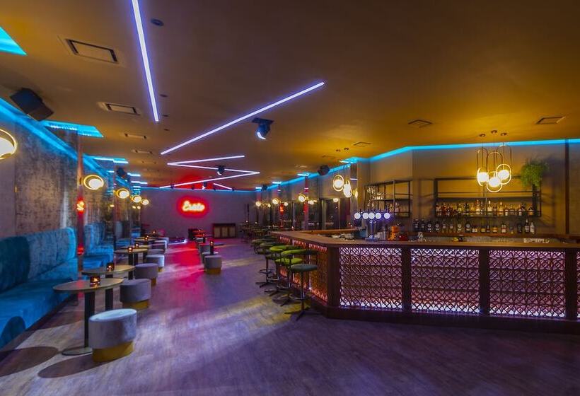 Leonardo Plaza Cypria Maris Beach Hotel & Spa