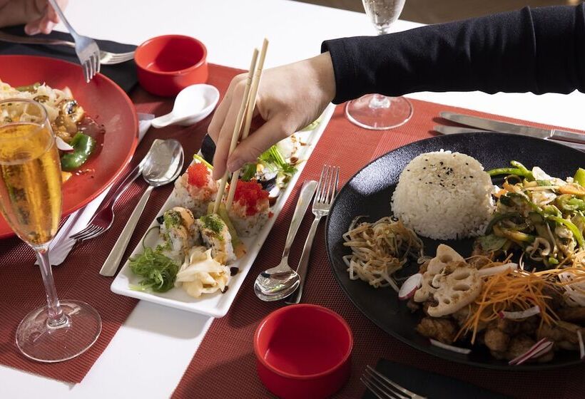 Leonardo Plaza Cypria Maris Beach Hotel & Spa