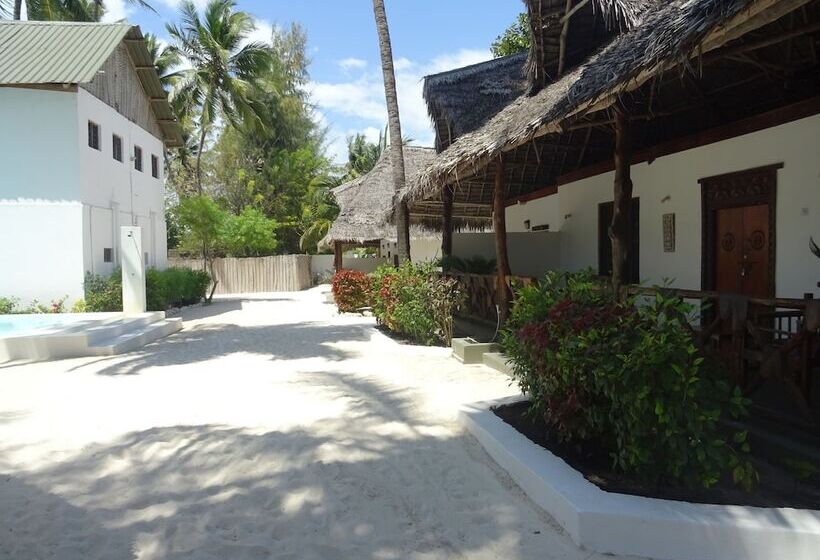 فندق Makuti Beach Bungalows