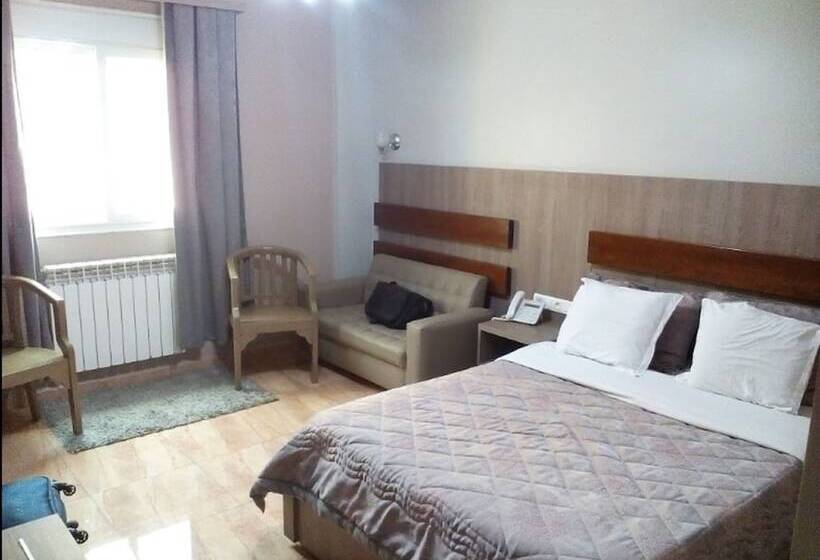 هتل Palais Familial