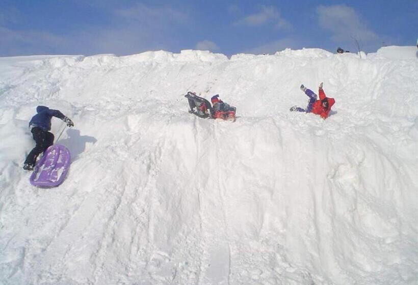 בית מלון כפרי Pansion I Restoran Bijela Ruža