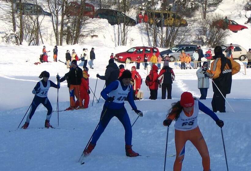 בית מלון כפרי Pansion I Restoran Bijela Ruža