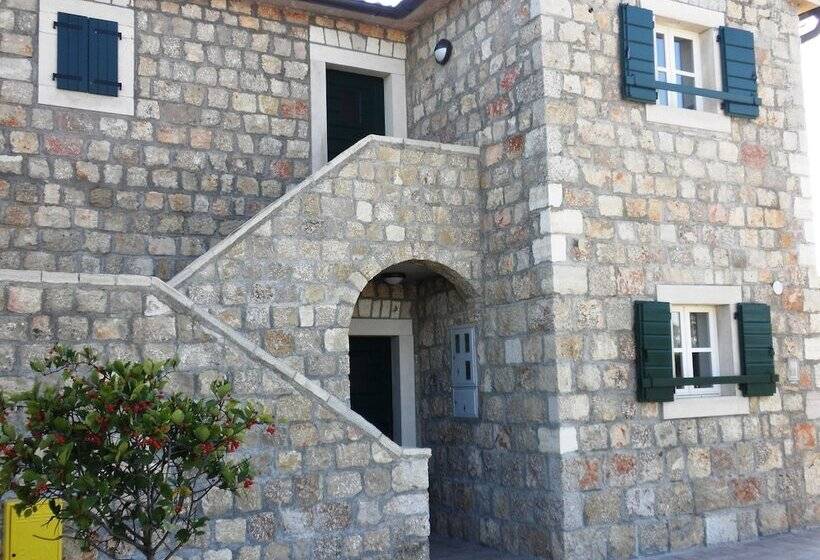 בית מלון כפרי Pansion Skelin