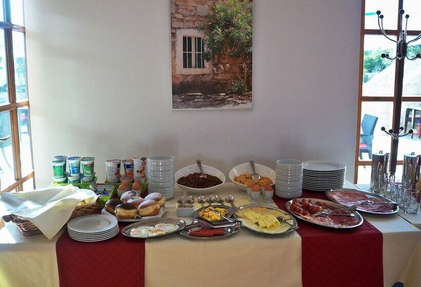 בית מלון כפרי Pansion Skelin