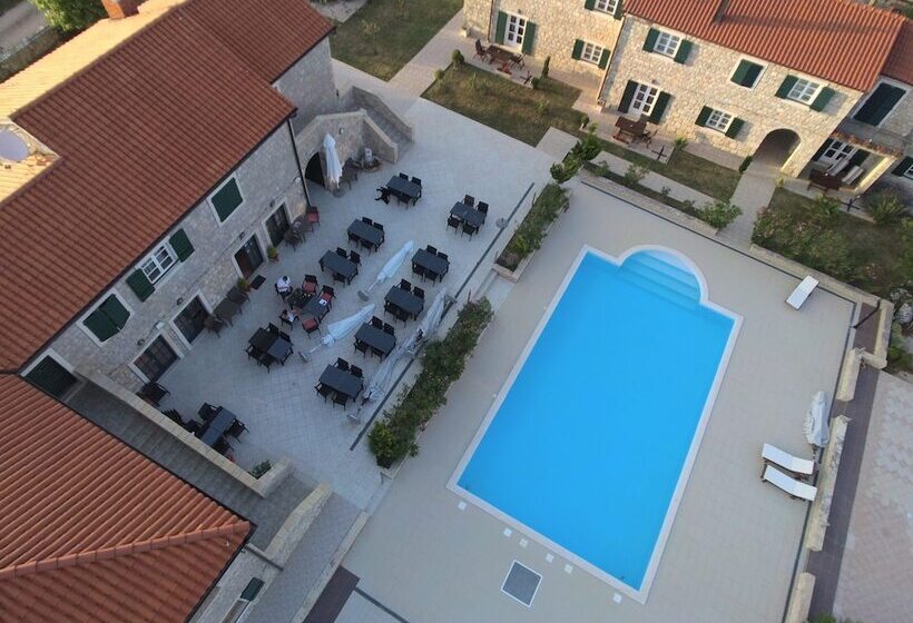 בית מלון כפרי Pansion Skelin