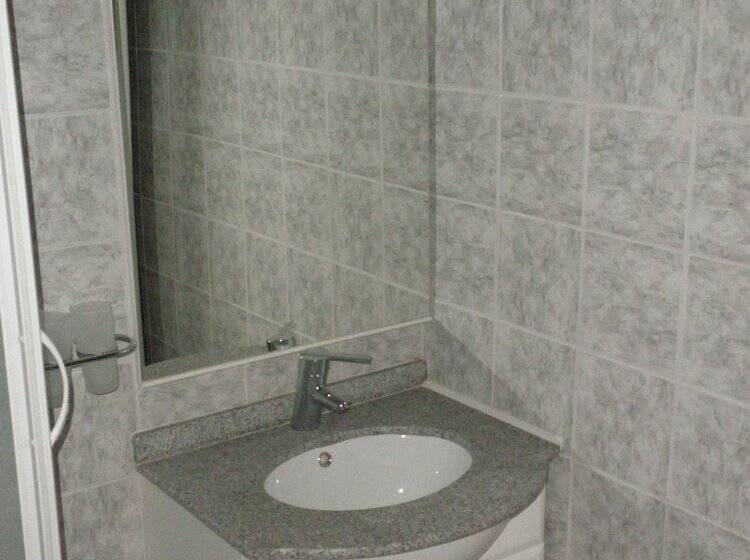 בית מלון כפרי Pansion Skelin