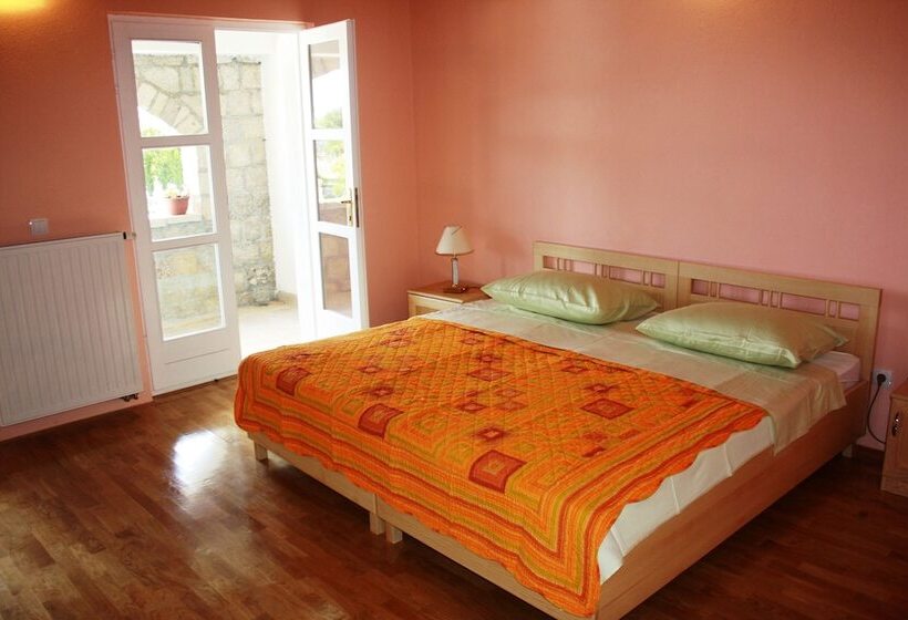 בית מלון כפרי Pansion Skelin