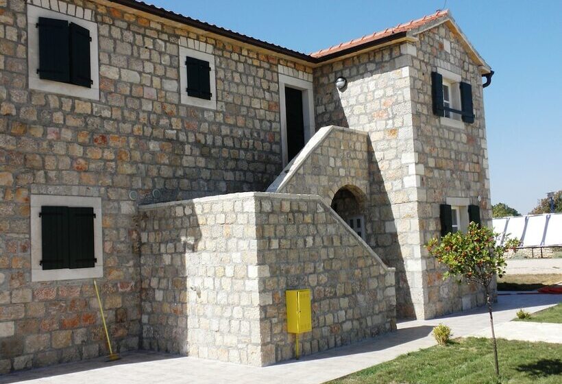 בית מלון כפרי Pansion Skelin