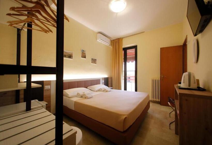 Отель Primavera