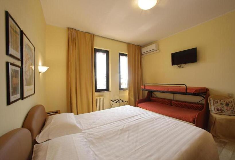 Отель Primavera