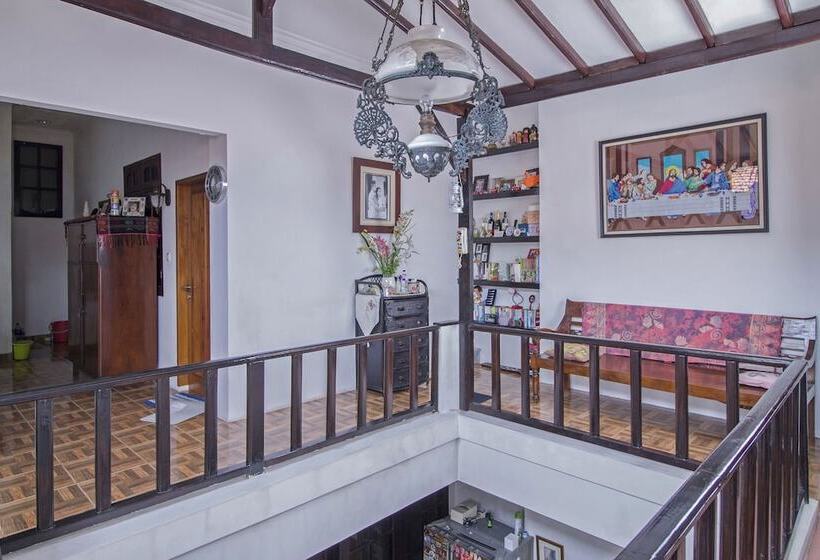 酒店 Reddoorz @ Radio Dalam