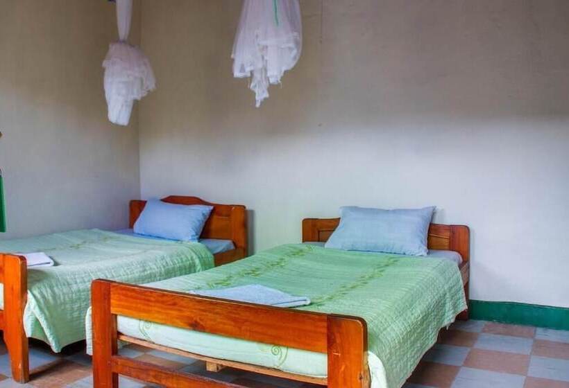 هتل Sabinyo Guest House