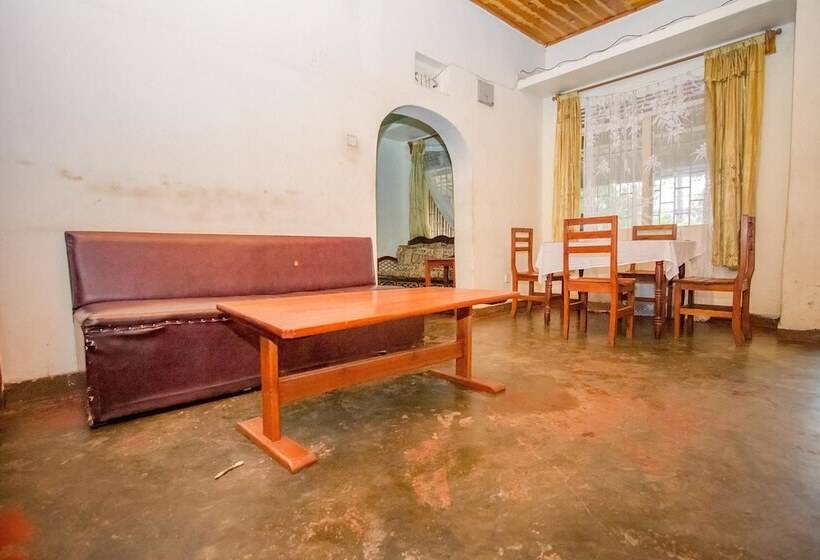 هتل Sabinyo Guest House