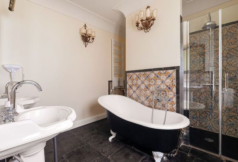 هتل San Carlo Suites