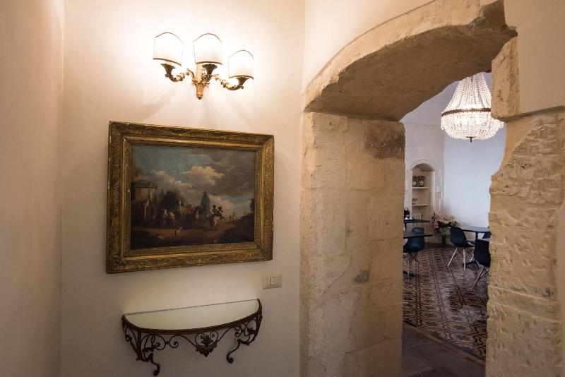 هتل San Carlo Suites