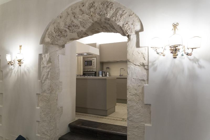 هتل San Carlo Suites