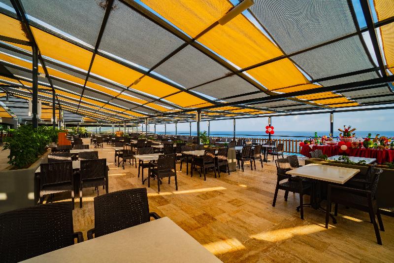 Отель Senza Garden Holiday Club