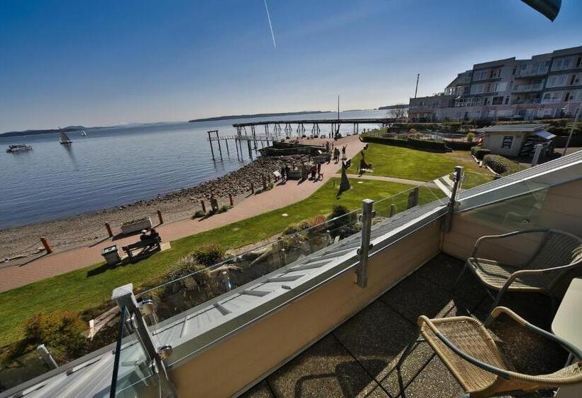 בית מלון כפרי Sidney Waterfront Inn & Suites