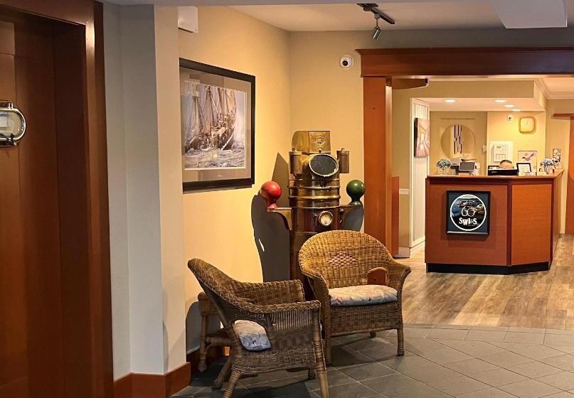 בית מלון כפרי Sidney Waterfront Inn & Suites