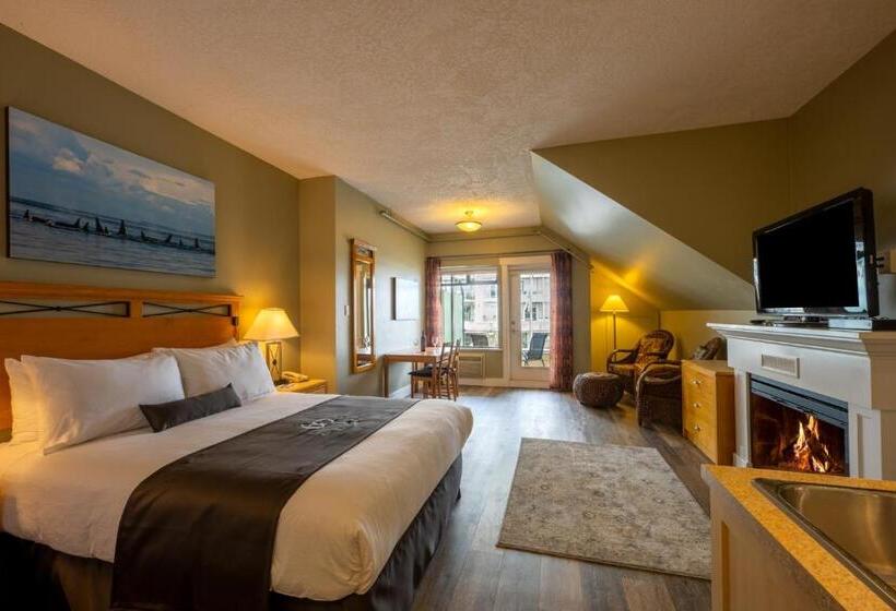 בית מלון כפרי Sidney Waterfront Inn & Suites