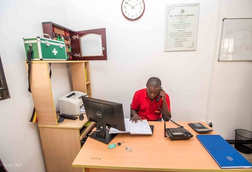 هتل St Steven's Suites