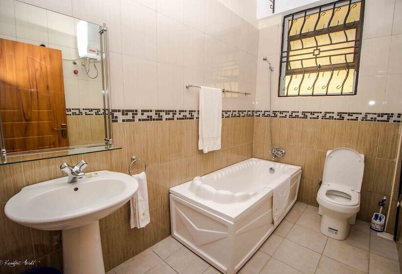 هتل St Steven's Suites