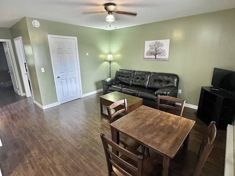 酒店 Stay In Gros Morne