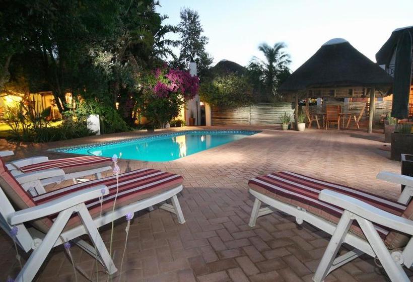 فندق Thatchwood Country Lodge