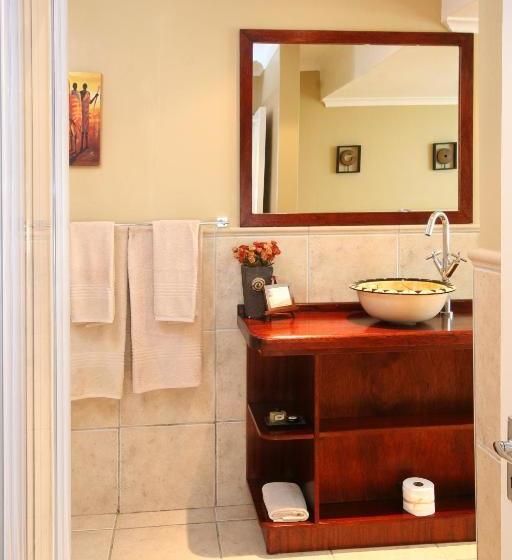 فندق Thatchwood Country Lodge