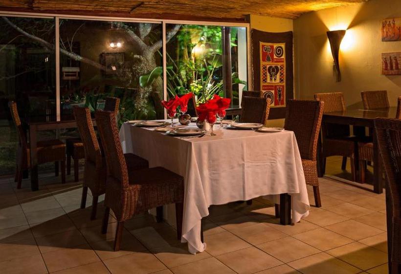 فندق Thatchwood Country Lodge