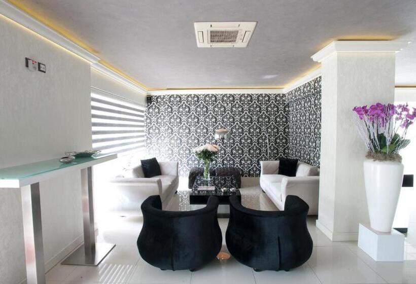 فندق The Crystal Blue