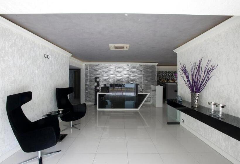 فندق The Crystal Blue