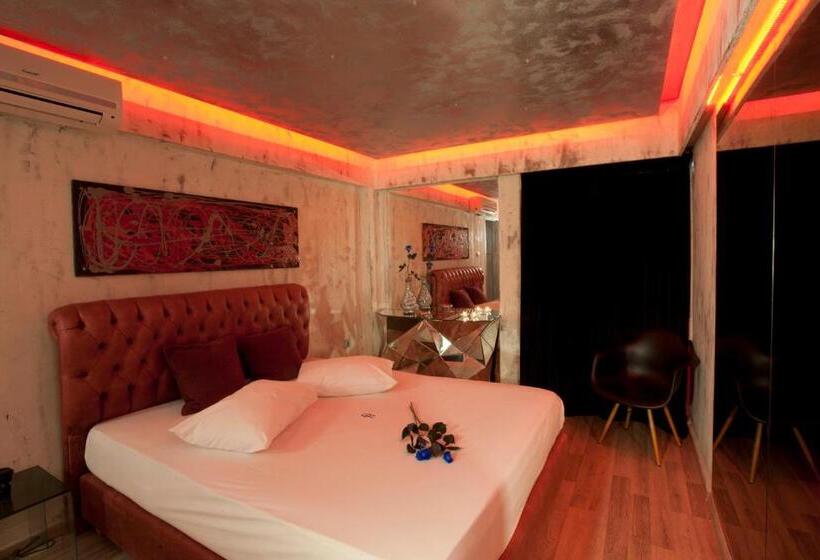 فندق The Crystal Blue