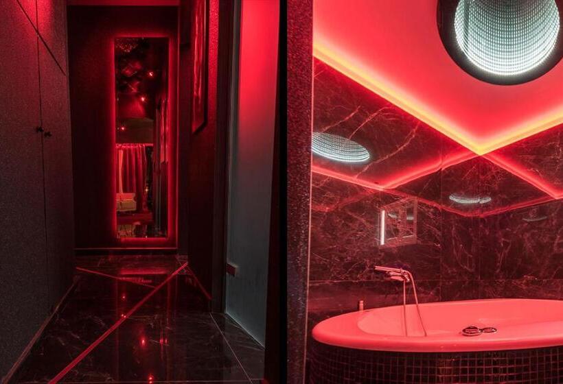 فندق The Crystal Blue