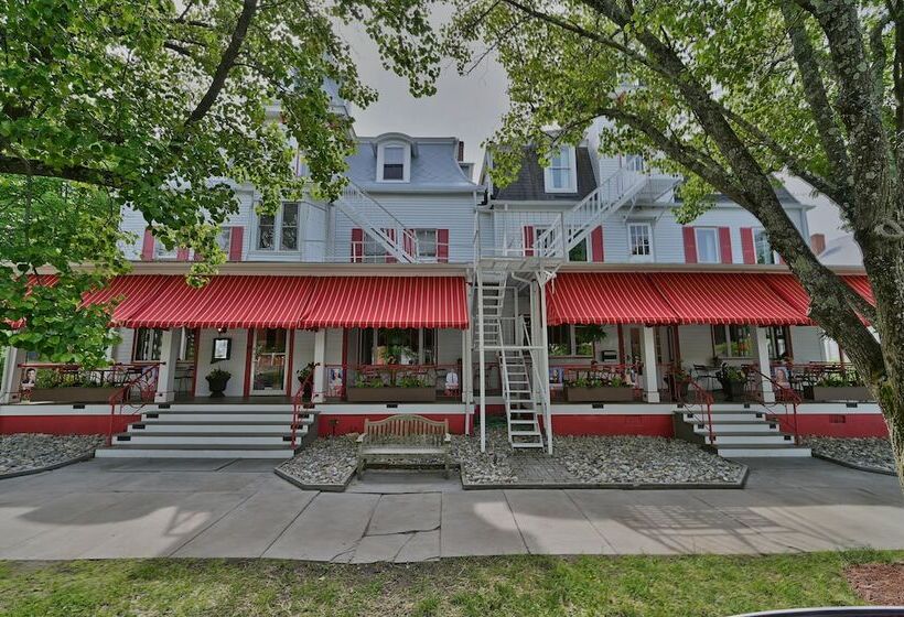 هتل Tom Quick Inn