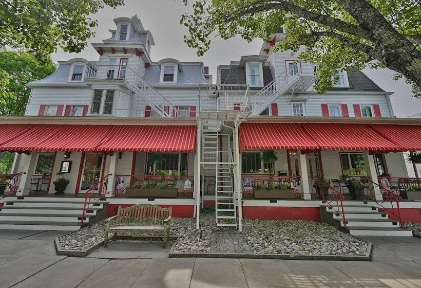 هتل Tom Quick Inn