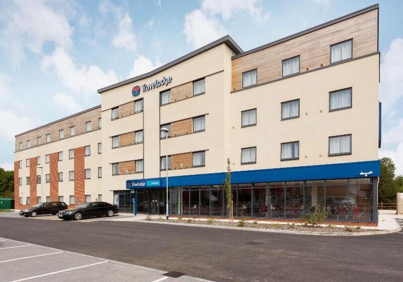 Отель Travelodge Winnersh Triangle
