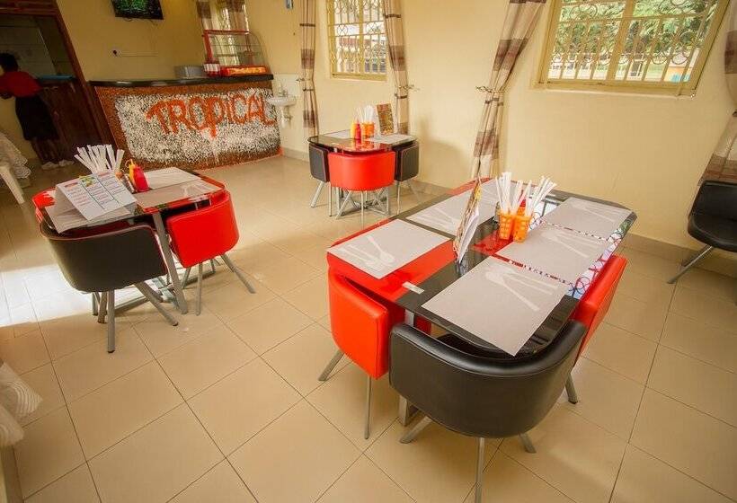 هتل Tropical Savannah Guesthouse