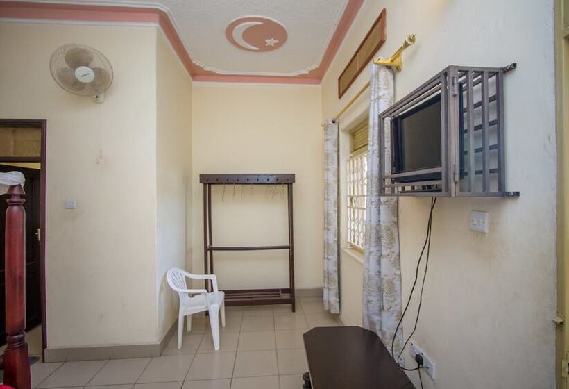 هتل Tropical Savannah Guesthouse