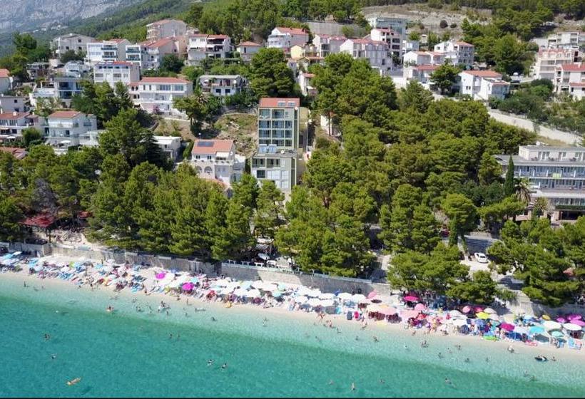 ホテル Villa Junona